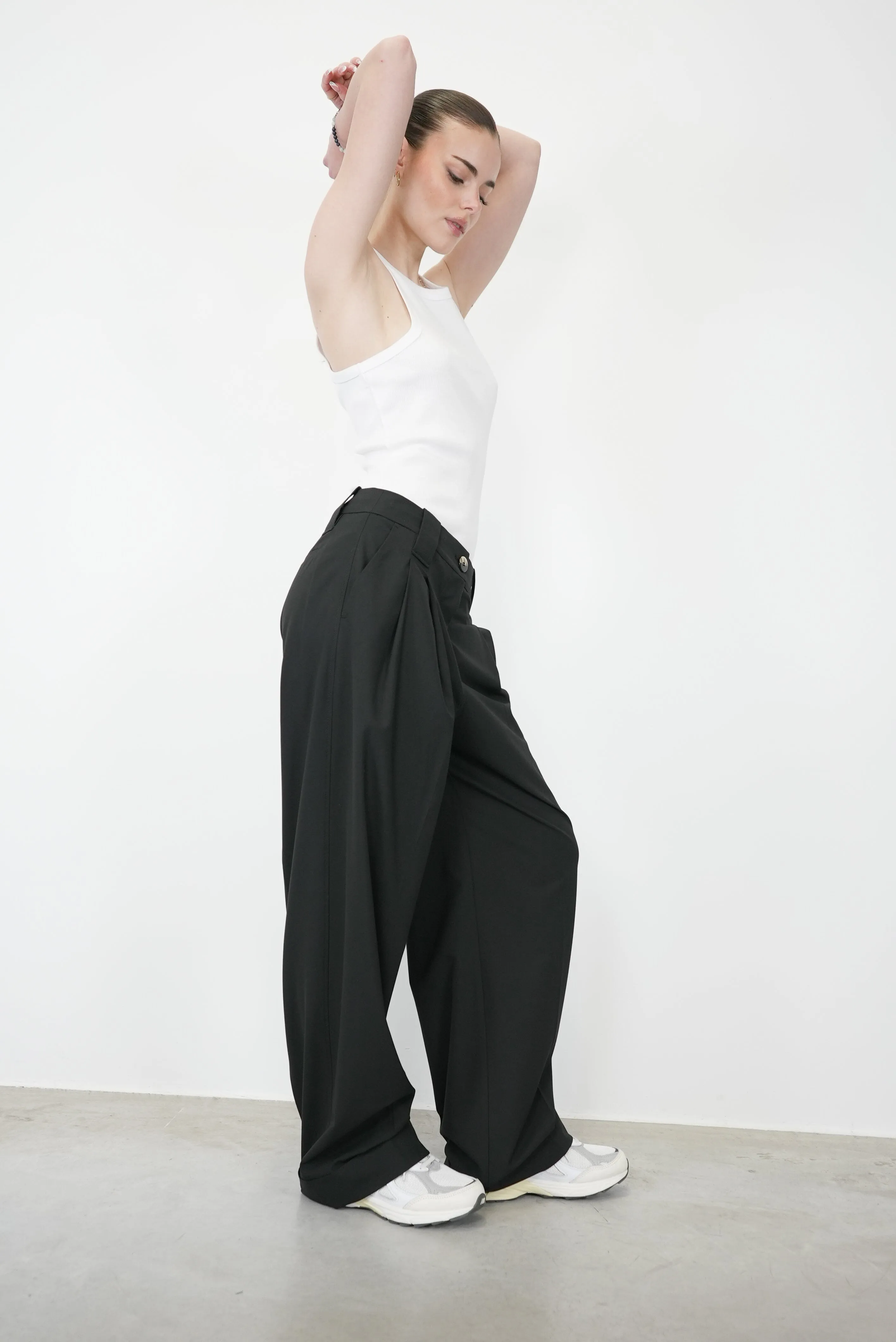 DRAPEY MELANGE LOOSE MID WAIST PLEAT PANTS