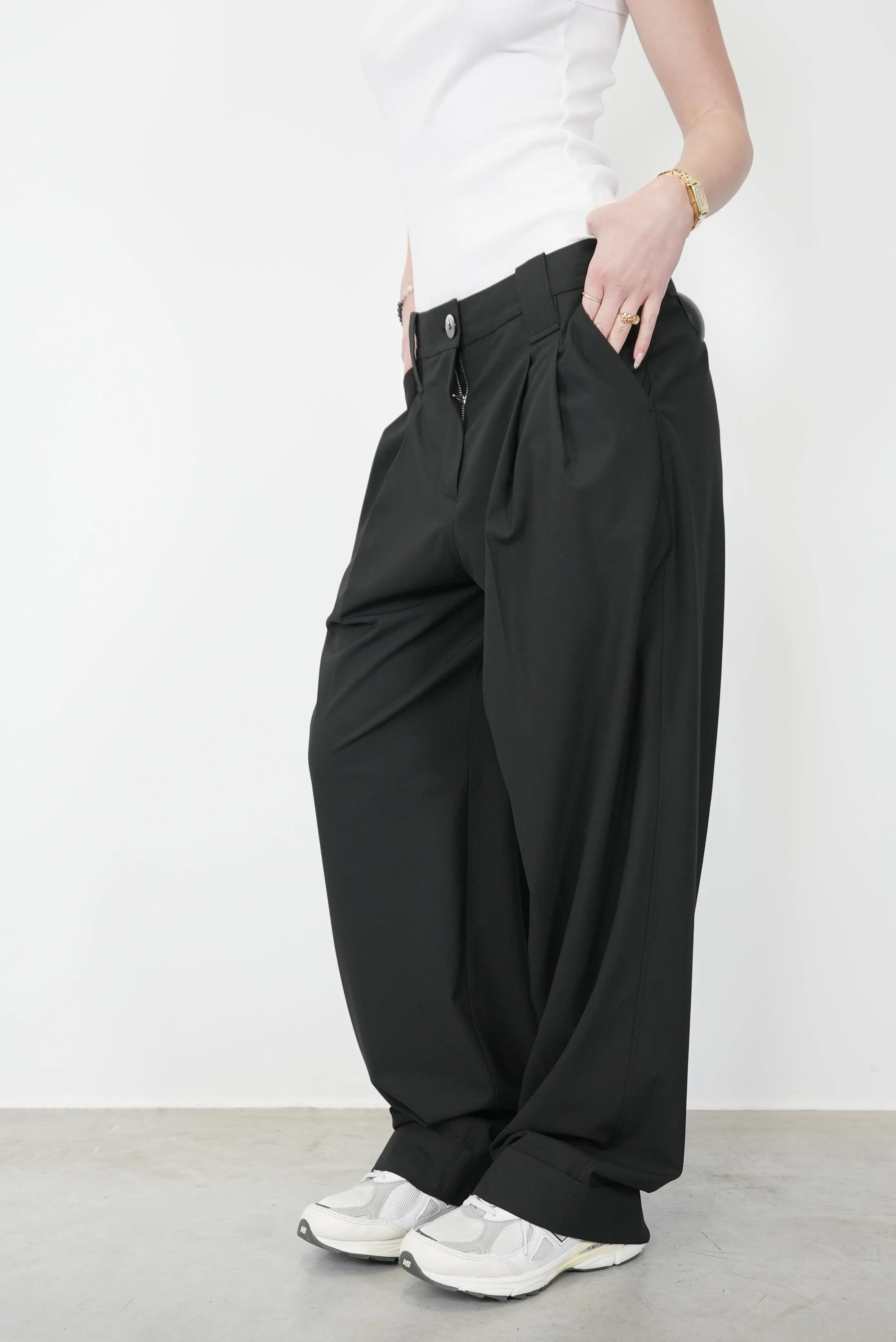 DRAPEY MELANGE LOOSE MID WAIST PLEAT PANTS