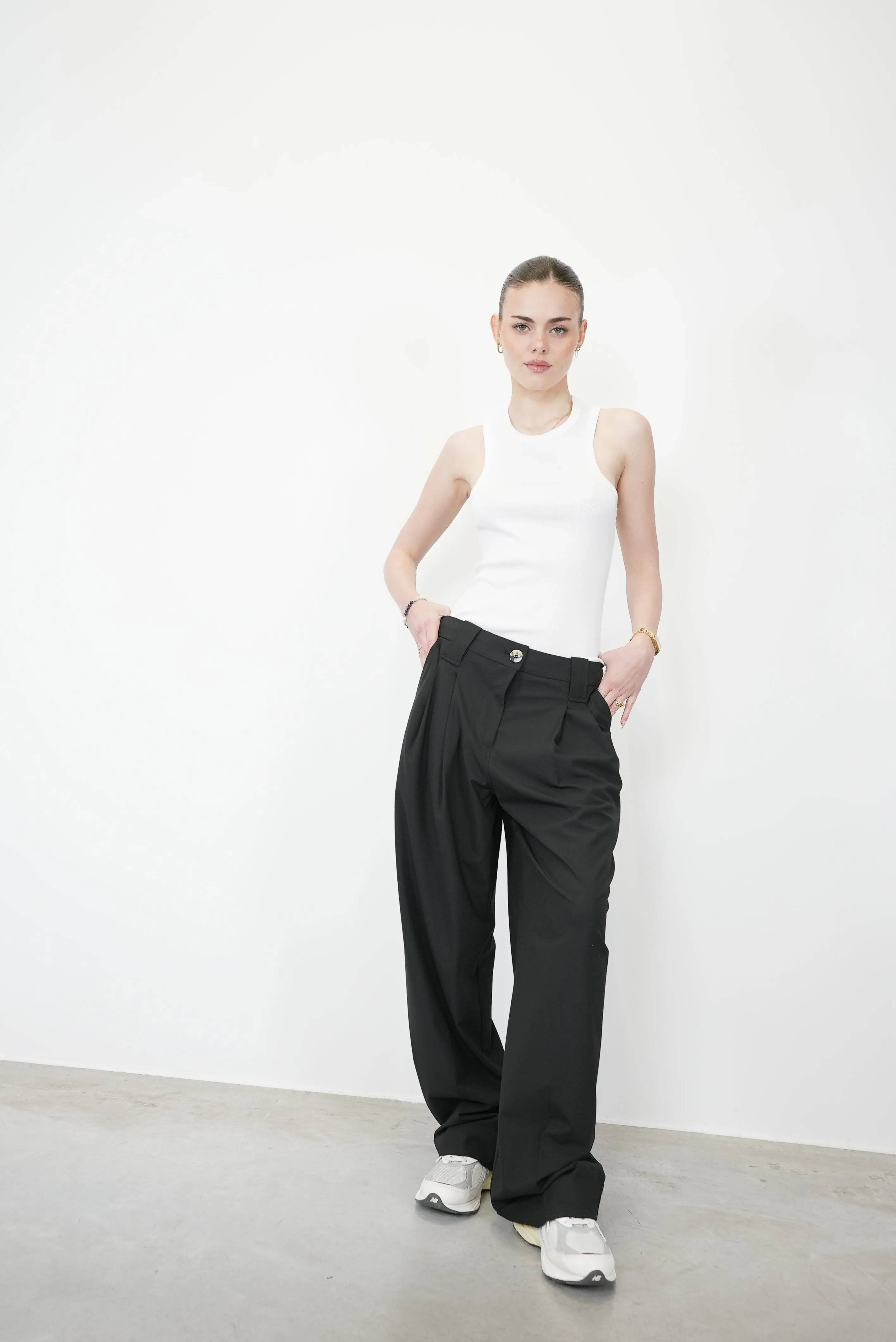 DRAPEY MELANGE LOOSE MID WAIST PLEAT PANTS