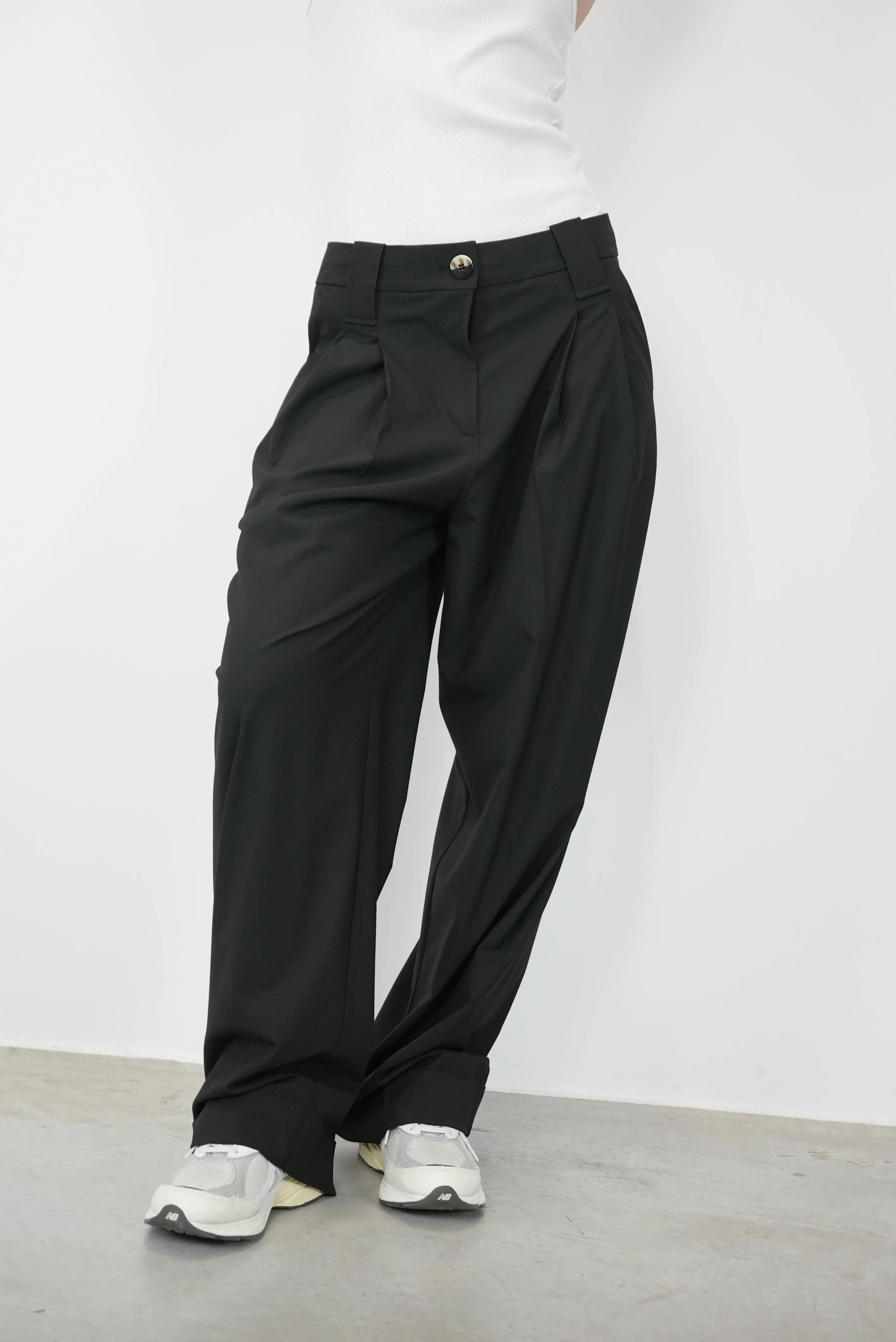 DRAPEY MELANGE LOOSE MID WAIST PLEAT PANTS