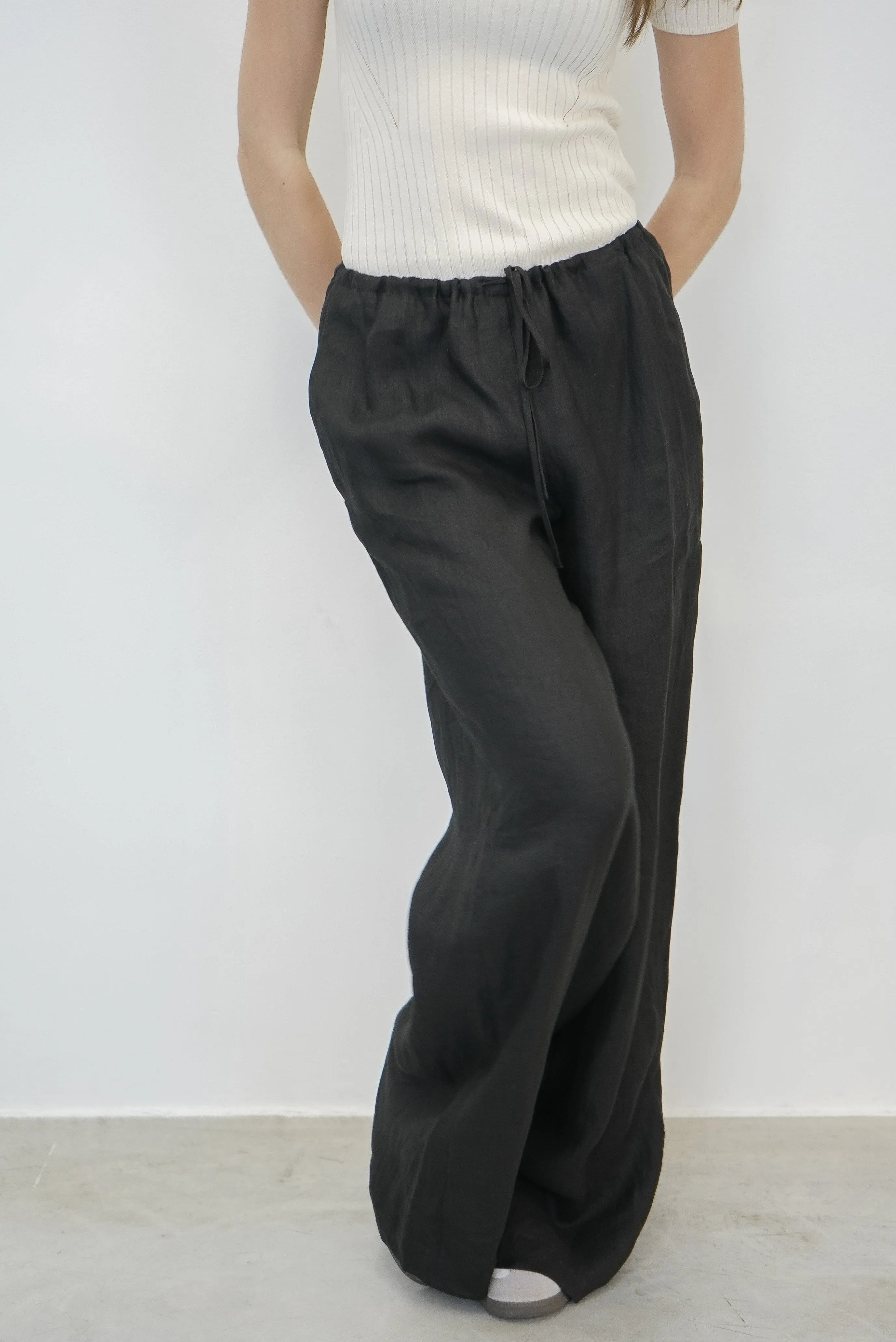 DRAWSTRING WIDE LEG PANTS