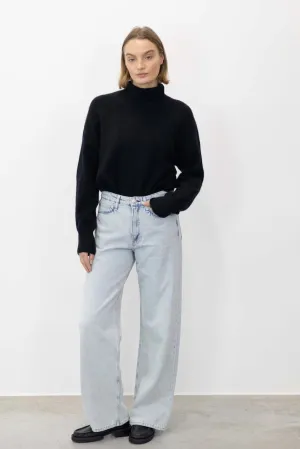 LOGAN WIDE LEG JEANS IN ICEFALL